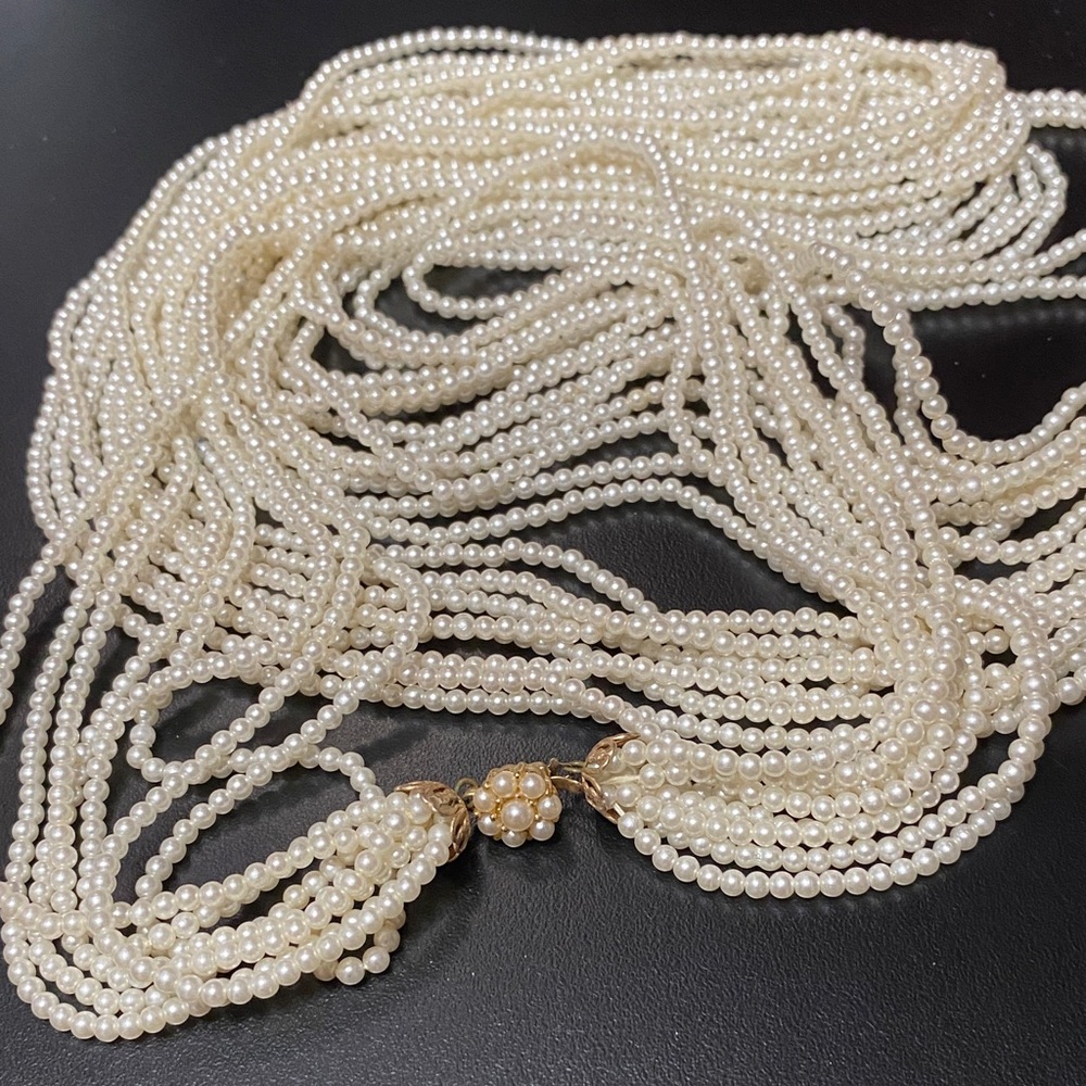 Vintage Ivory Pearl Necklace with Gold Clasp